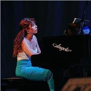 Insegnante di musica specializzata in pianoforte e solfeggio