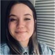 Soy una chica que estudia pedagogía e imparto apoyo educativo, en la etapa de primaria, ayudo a hacer deberes y a estudiar.