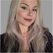 Absolwentka filologii angielskiej z doświadczeniem językowym zdobytym podczas wielokrotnych pobytów w Wielkiej Brytanii