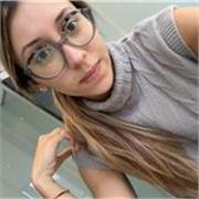 Soy una joven apasionada del inglés, dedicada a desbloquear de forma dinámica el potencial lingüístico de pequeños y adultos.