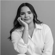 Professora de Biólogia , química e física