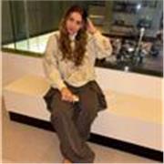 Técnica superior en Marketing y publicidad, con curso en diseño gráfico, personal shopper y escaparatismo.