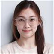 Geduldiger und unterstützender Englischlehrer (Teilzeit), engagiert für die Verbesserung der Kommunikationsfähigkeiten