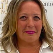 Profesora paciente, creativa y cercana. Clases personalizadas para primaria y ESO, enfocadas en refuerzo escolar, gran motivadora