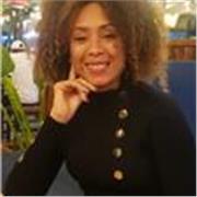 Soy animadora gotelera , trabajae para la cadena RIU en punta cana , vivo en España y me apacionan los niños 