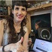 A personas que estén en medio de una transición y necesiten un acompañamiento alternativo a las terapias tradicionales 