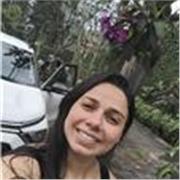 Professora de Pilates para todas as idades. Com experiência em aulas online e presenciais