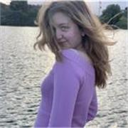 Chica hablante inglés nativo con ánimos de ayudar a gente a entender la lengua de una manera diferente y nada tediosa