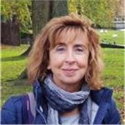 Insegnante di Inglese e Francese impartisce lezioni