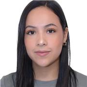 Profesora de marketing apta para todas las edades y niveles