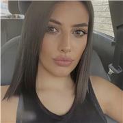 Diplomata al liceo classico e laureata in lettere classiche