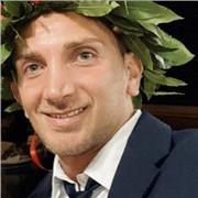 Laureato in Economia Aziendale offre lezioni in Matematica, Geometria e Storia