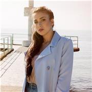 Insegnante plurilaureata e cantautrice offre lezioni di pianoforte e canto a Milano, in studio e a domicilio