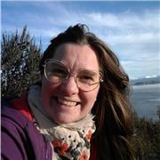 Profesora en Ciencias de la Educación da apoyo escolar