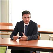 Docente di materie umanistiche offre ripetizioni e aiuto generale a studenti di scuole medie e superiori