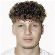 Estudiante de Economía con experiencia enseñando a niños y jóvenes. Imparto clases de matemáticas, inglés y apoyo escolar.