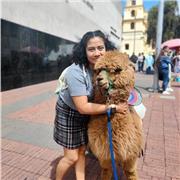 Maestra en neuroetología, asesora de alumnos de secundaría en ciencias naturales, preparatoria y universidad en biología, etología