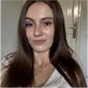 Soy profesora de español con formación en Filología Hispánica. Ofrezco clases online enfocadas en el uso real del idioma