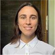 Enfermera graduada y académica especialista en salud dirigida a estudiantes universitarios y escolares