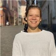 Englisch-Tutorin, die 5 Jahre in Australien und 3 Jahre in den USA gelebt hat