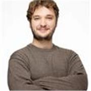 Freundlicher Student Unterrichtet bis zur 6.Klasse Gymnasium