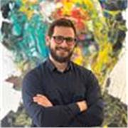 Psicologo de formación y profesión, capacitado para impartir educacción en alguna de sus áreas al educando.