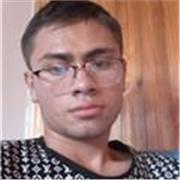 Universitario interesa en enseñar sus conocimientos en el dibujo