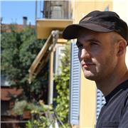 Laureato presso la Music Academy di Bologna, insegno chitarra per tutti i livelli