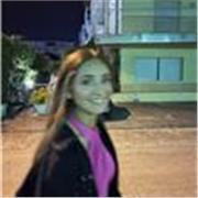 Docente di spagnolo e inglese impartisce le lezioni per tutti i bambini/e e ragazzi/e di qualsiasi indirizzo