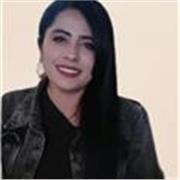 Profesora titulada con más de 15 años de experiencia como docente.