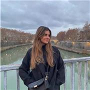 Maestra de Educación Primaria titulada con 4 años de experiencia en colegios de Málaga.