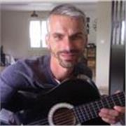 Professeur des écoles en France avec des enfants en grande section de maternelle qui apprennent à lire et à écrire, je me ferai un plaisir de faire apprendre avec avec le sourire notre belle langue française