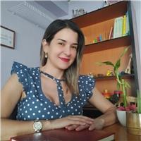 Psicóloga y profesora, imparto clases a niños, adolescentes y adultos sobre psicología, matemática y física