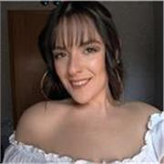 He ido a clases de dibujo también desde muy temprana edad, no he dado clases como tal pero siempre he enseñado a gente.