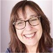 Soy escritora publicada, trabajo en parte en una agencia de comunicación.