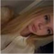 Profesor de inglés dando clases para niños de todos edades