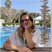 Studentessa laureanda giurisprudenza, passione per la filosofia e la storia, per i ragazzi adolescenti/universitari