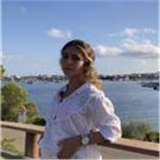 Estudiante de segundo de bachillerato capacitada para dar clases tanto de lengua catalana, castellana o inglés, como de historia. 