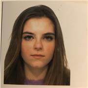 Studentessa frequentante il quinto anno di liceo linguistico, impartisce ripetizioni linguistiche e scientifiche