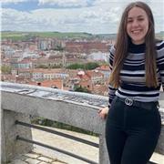 Estudiante de Ingeniería Informática, dispuesta a ayudar con deberes y exámenes de primaria