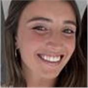 Profesora de educación física. Tengo mucha paciencia con los niños y disfruto de ayudarlos