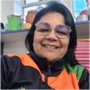 Profesor de inglés,imparte clases a niños de nivel primaria e inicial