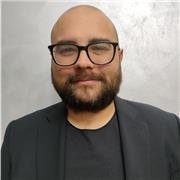 Grande appassionato di storia, immerso anche nelle sue più particolari sfumature, offro ripetizioni e schemi di storia, per farla vivere, oltre che studiare