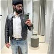 Sono un ragazzo di 27 anni, laureato in Ingegneria Meccanica presso l'Università di Parma con un diploma di laurea triennale. Ho u