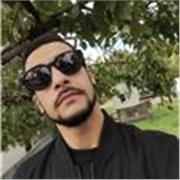 Diplomato in Chitarra al Conservatorio con oltre 20 anni di studio dello Strumento offre lezioni private a domicilio o online