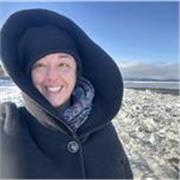 Profesora nativa de francés, titulada en Historia del Arte, Ethnologia, Archivismo, lengua española, inglesa, russa y en geografía