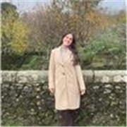 Estudiante de Doble Grado en Filología Hispánica y Estudios Ingleses. Graduada profesional en Música. Clases ESO y humanidades.