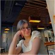 Profesora de apoyo escolar e inglés especializada en clases para niños de forma online