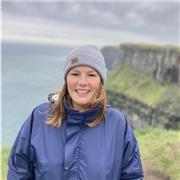 Je suis disponible pour vous aider au devoir.