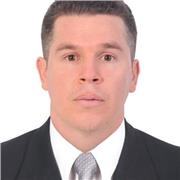 Profesor de matemáticas apto para nivel escolar y pre universitario.